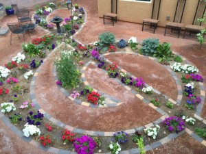 SOL ANAHTARI BAHÇE ÇİÇEK MÜZİK MÜZİSYEN SANATÇI